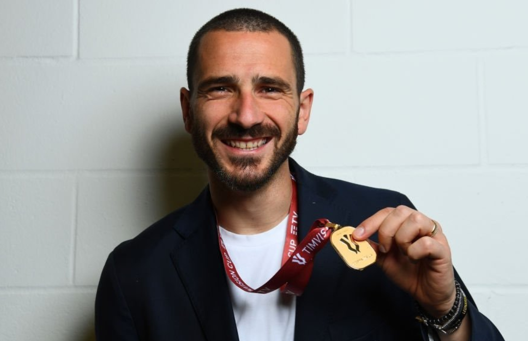 关于国际比赛日马赛调整名单以备意大利杯；更衣室发声环节打磨；媒体盛赞；轮换策略成焦点的信息