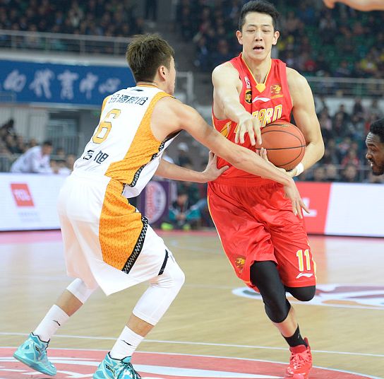 包含赛前意大利杯焦点战，深圳男篮完成体检，态度坚定，年轻球员得到机会的词条